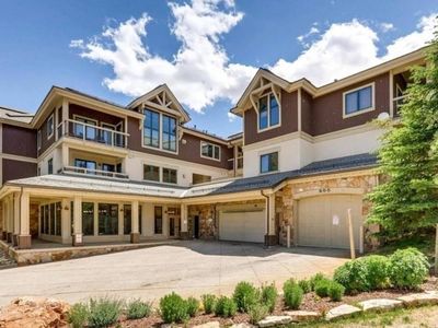 655 Four Oclock Road UNIT 204