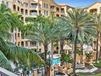 3001 NE 185th St APT 332