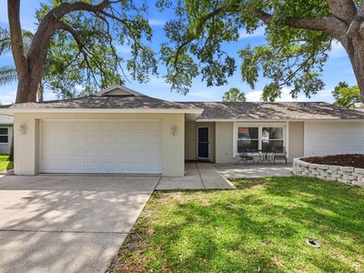 221 Arbor Dr W