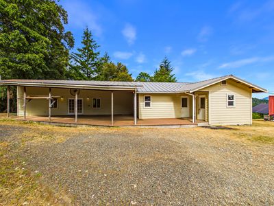 3761 E Blue Rock Rd