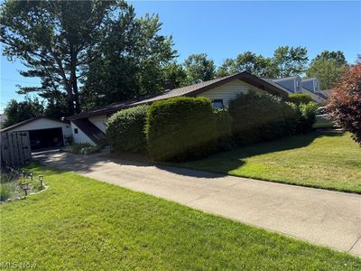 2174 Rockefeller Rd