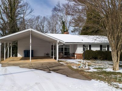 40 Forest Ave