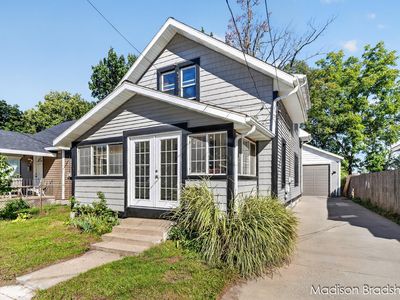229 Fox St SW