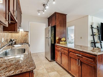 375 Jayne Ave APT 106