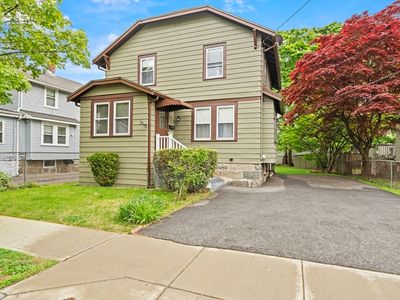 93 Baxter Ave