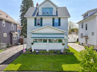 38 Mapledale St