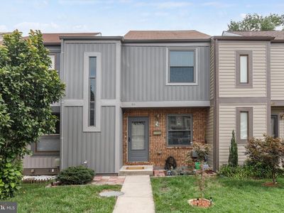 44 Helmsman Ct