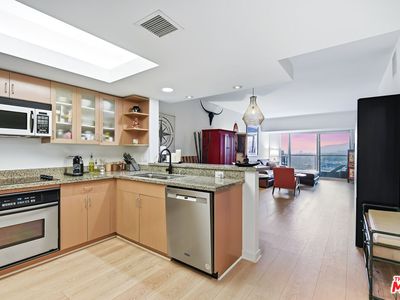 13700 Marina Pointe Dr Unit 1510