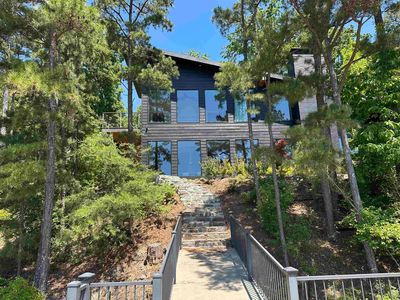 788 Paradise Dr