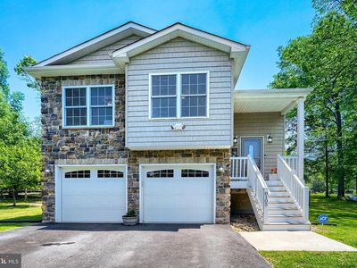 8105 Beverly Rd