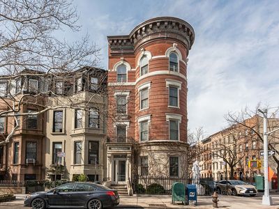 236 6th Ave