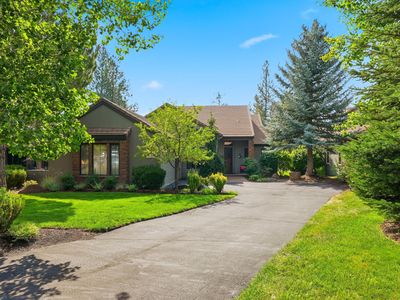 61927 Fall Creek Loop