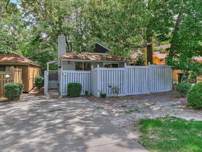 11 Bluff Pointe Way