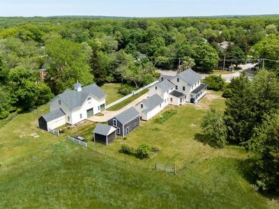 299 Davisville Rd