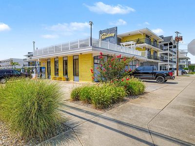 2200 Atlantic Ave #208