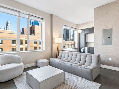416 W 52nd St #600