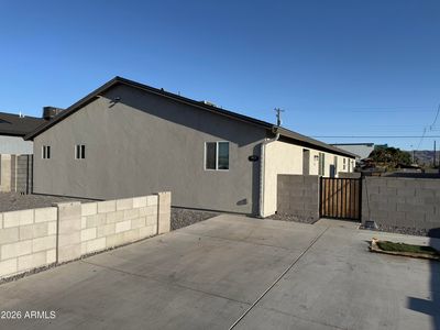 1905 E ILLINI Street