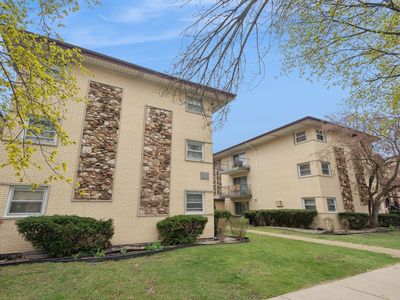 4229 N Kedvale Ave APT 3B