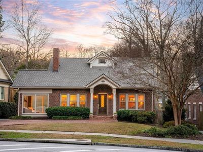 833 E Morningside Dr NE