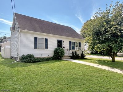 566 Elder Ave