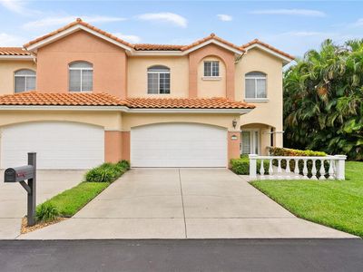 6323 Vista Verde Dr E