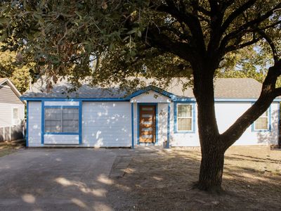 Property at 9046 Dorinda Cir, Dallas, TX