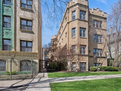 4446 N Wolcott Ave APT 1B