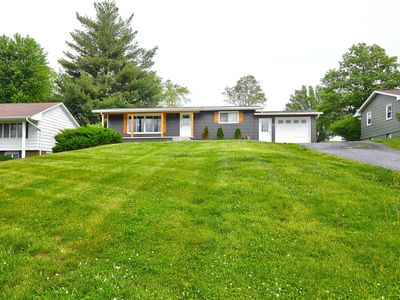 Property at 809 Oak St, Guthrie Center, IA