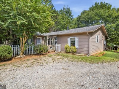 2124 Highway 105