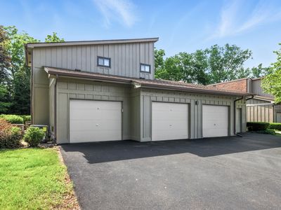 2S404 Emerald Green Dr #44-H