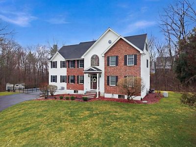 2 Hitching Post Ln