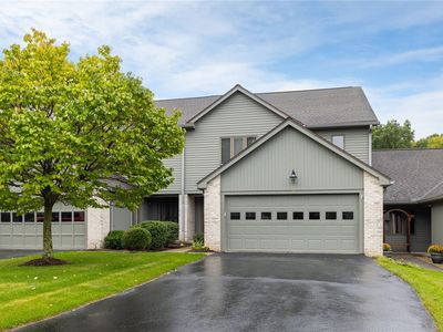 3 Woodbury Way