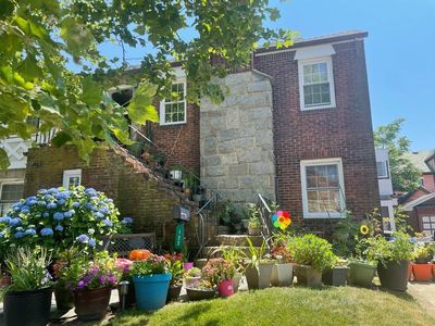 122 W Walnut St