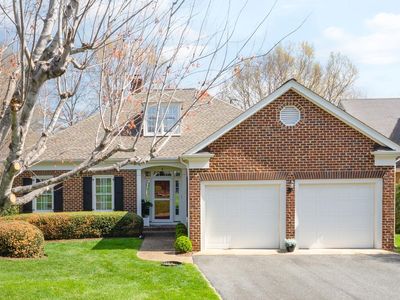 1563 Heathrow Ln