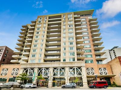 230 W Division St APT 1405