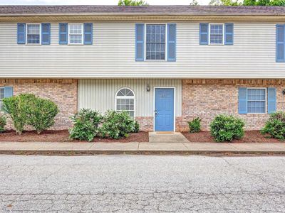 825 E Sherwood Hills Dr