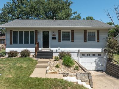 1015 Pawnee Dr NW
