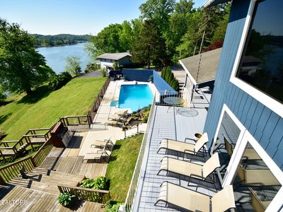 207 Lake Cir