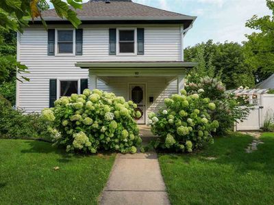 113 W Lincoln St