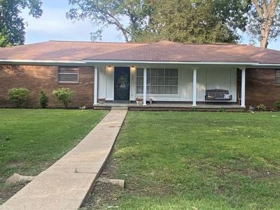 300 Kenneth St