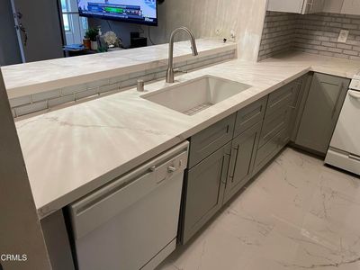 1912 Heywood St APT J