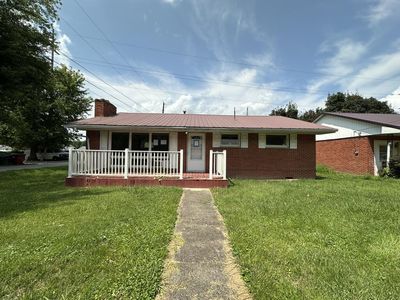 106 Burton St