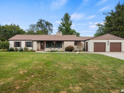 701 Crestview Dr
