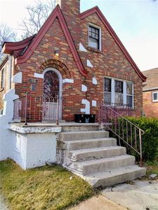 1239 Meyer St