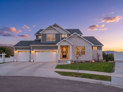 686 W Eaglecrest Cir