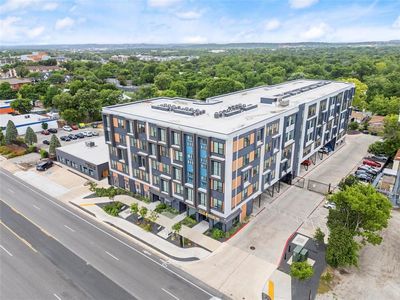 6324 N Lamar Blvd #404
