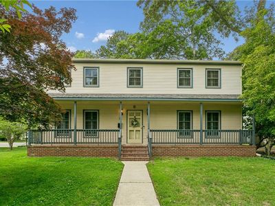 Property at 8 Cromwell Ct, Newport News, VA
