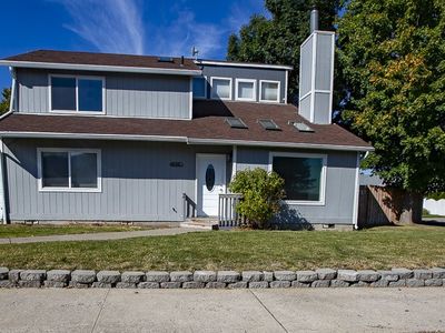 2309 E M Ct