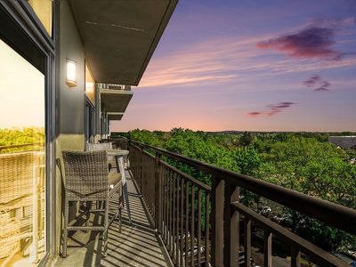 140 W Franklin St Unit 611
