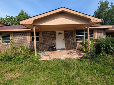 300 Bowman Ln